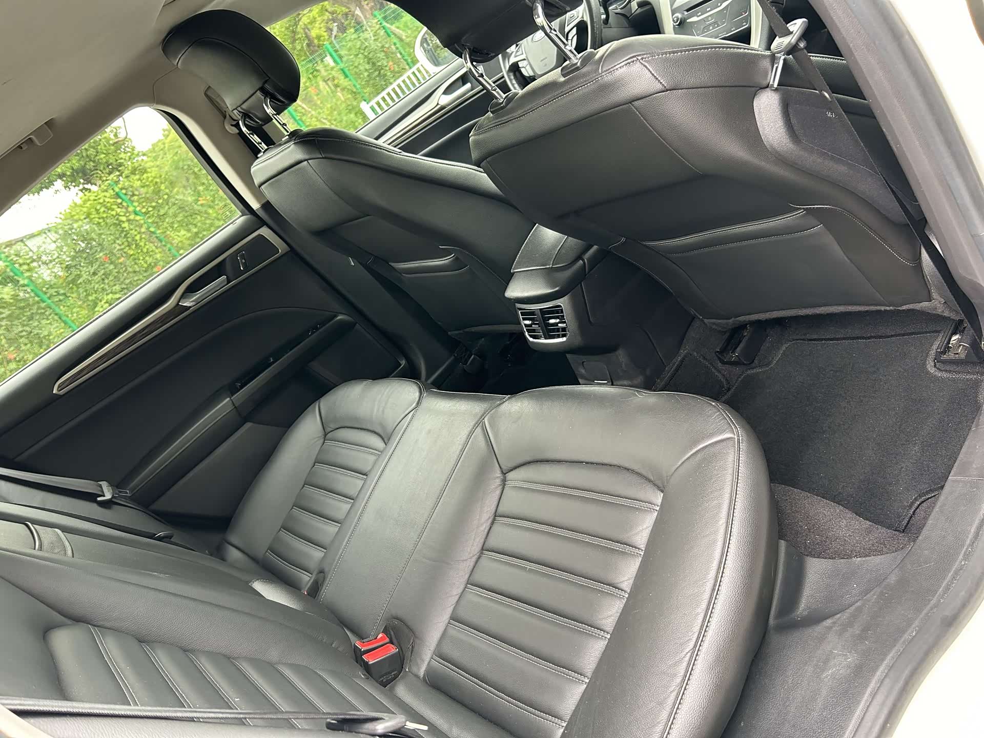 Ford Mondeo, 2014 13
