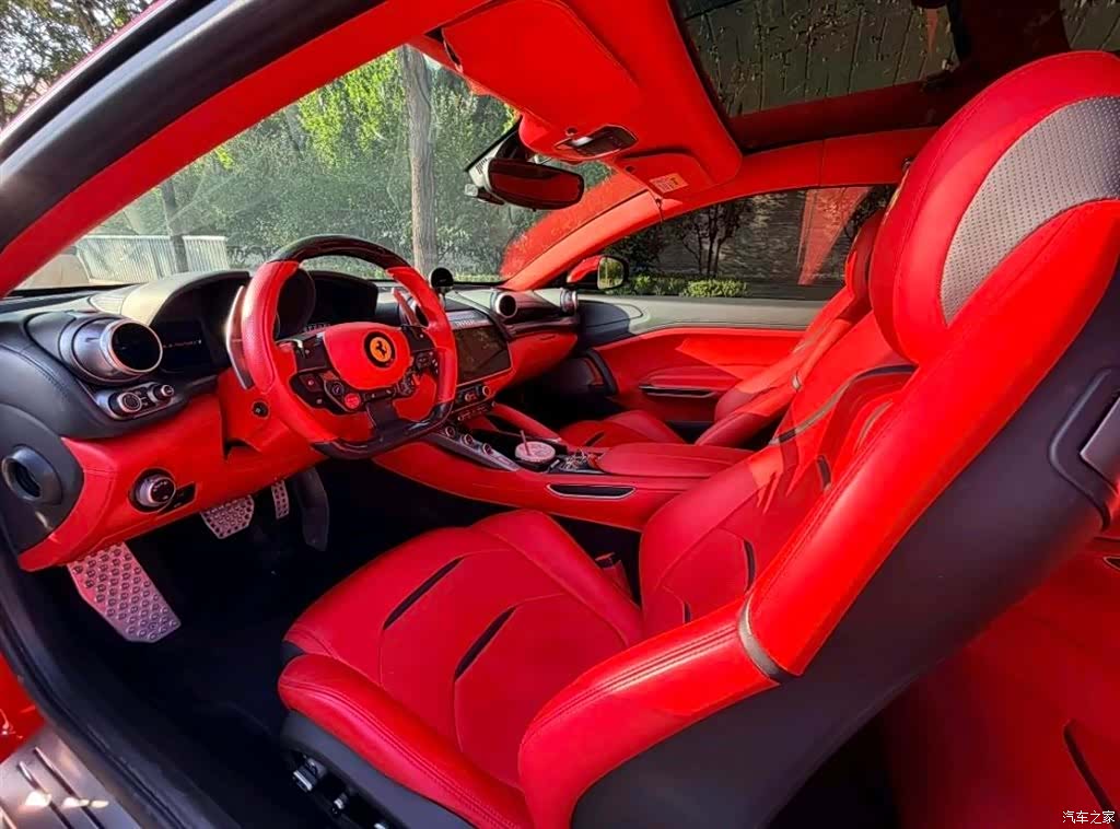 Ferrari GTC4Lus, 2018 8