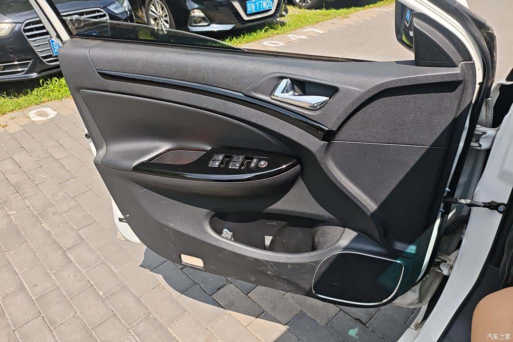 BYD E5, 2016 7