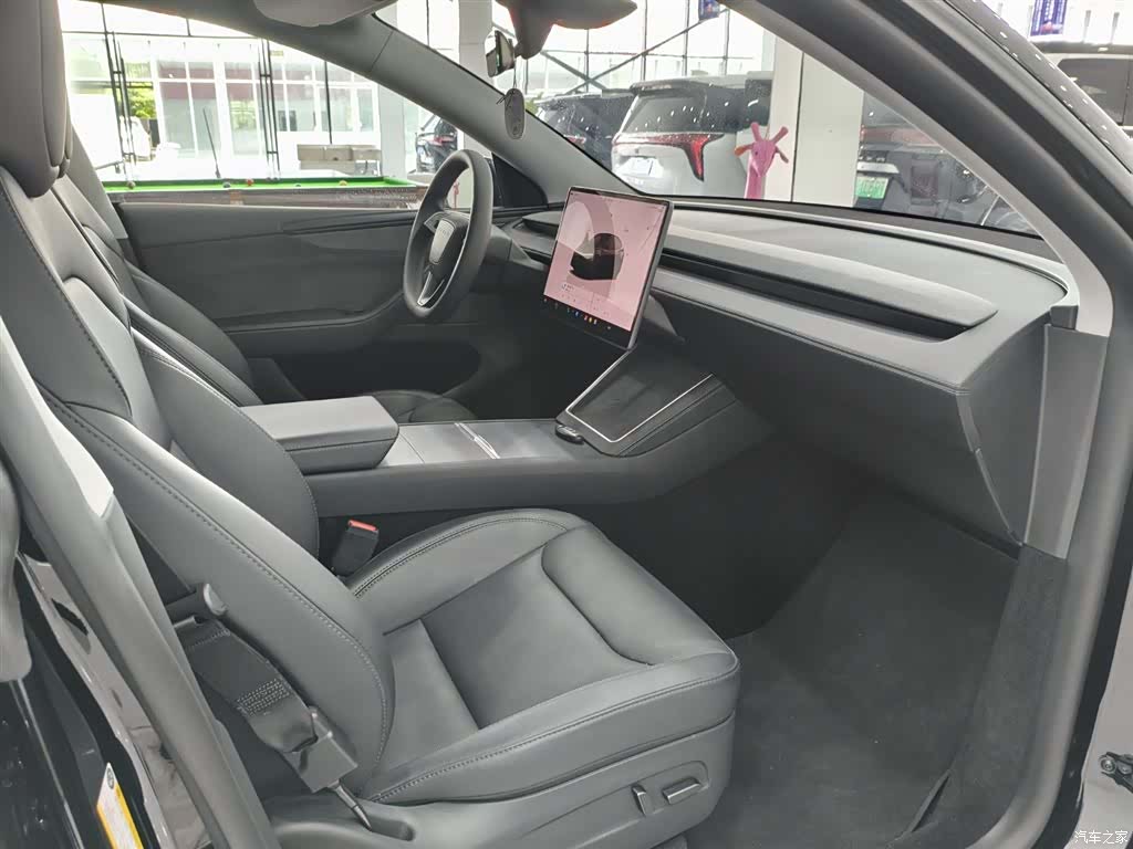 Tesla Model Y, 2025 10