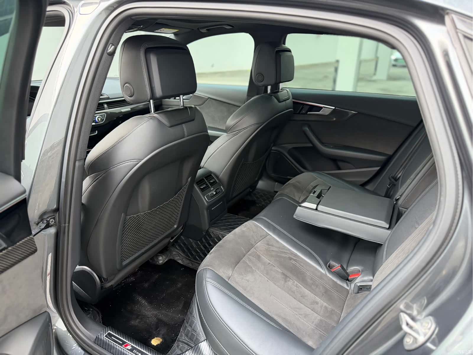 Audi A4L, 2022 8