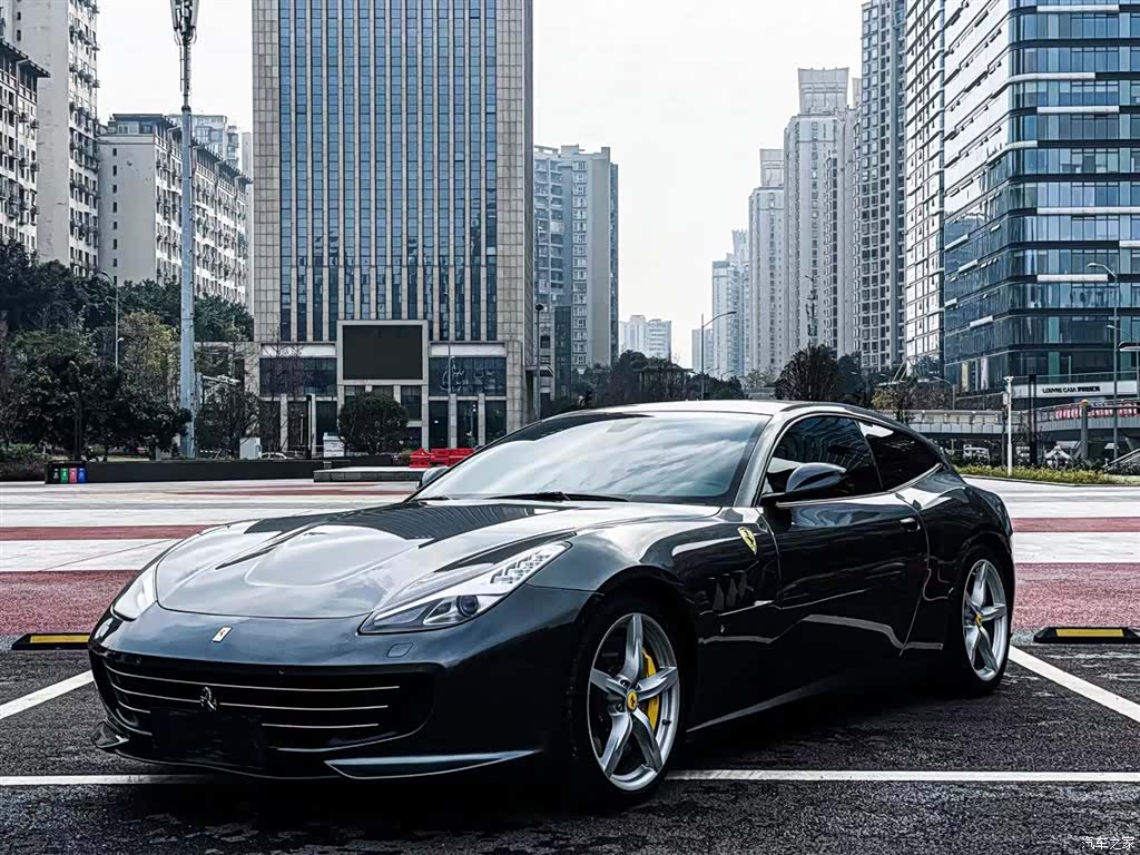 Ferrari GTC4Lus