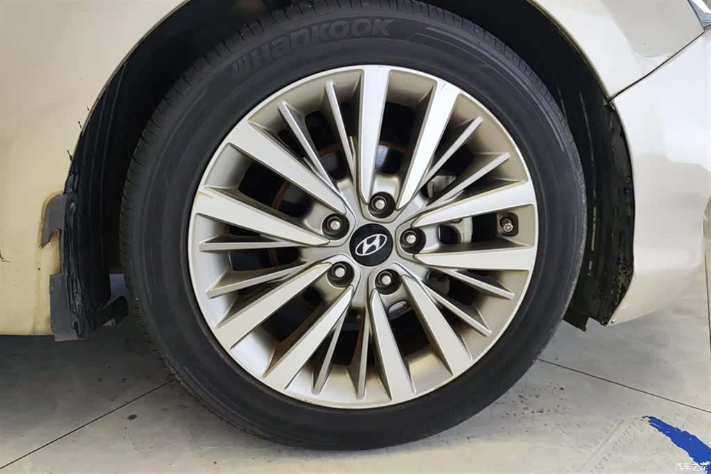 Hyundai DLX, 2018 6