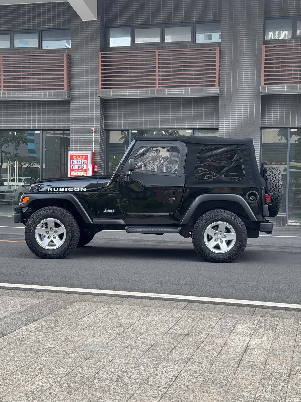 Jeep Wrangler, 2004 2