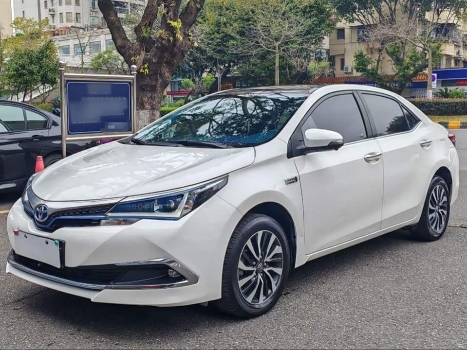 Toyota Corolla dual engine E+ Toyota Corolla dual engine E+
