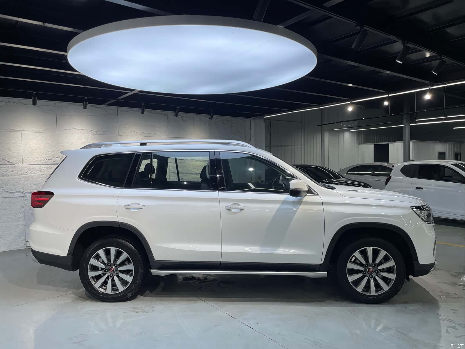 Roewe RX8, 2018 3
