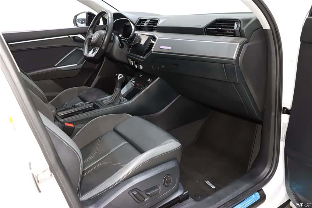 Audi Q3, 2023 8