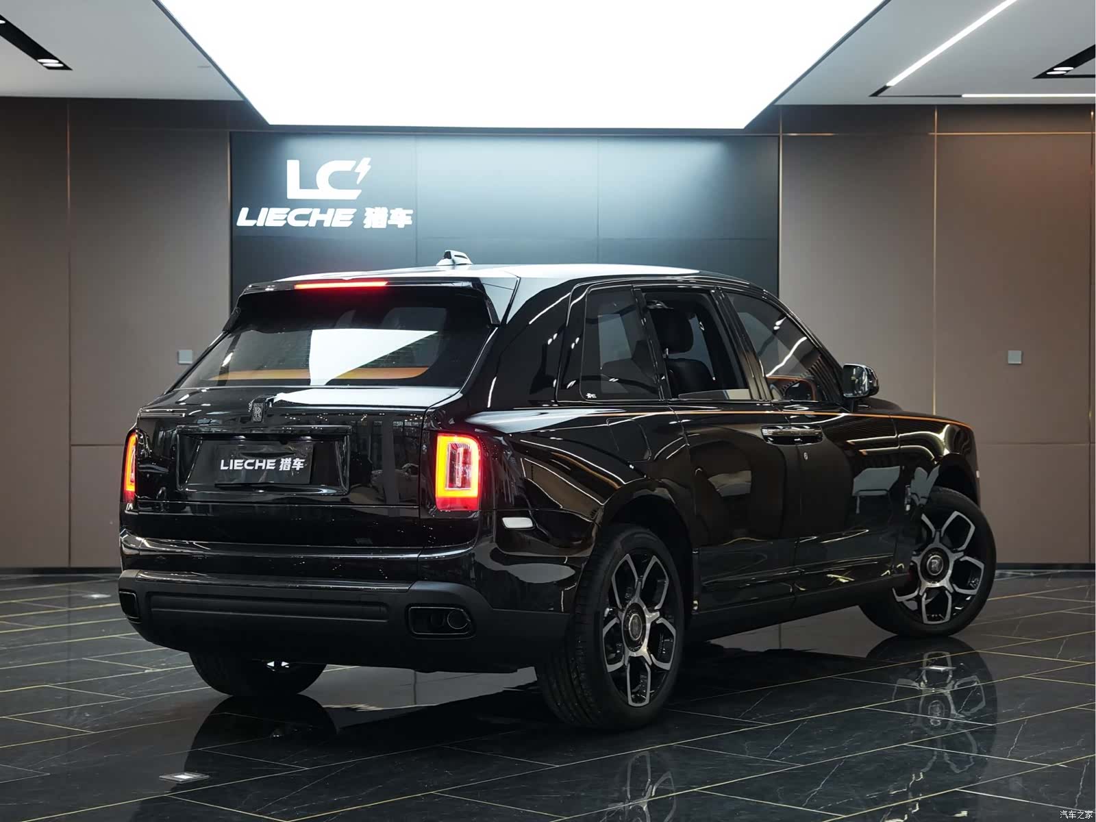 Rolls-Royce Cullinan, 2023 23
