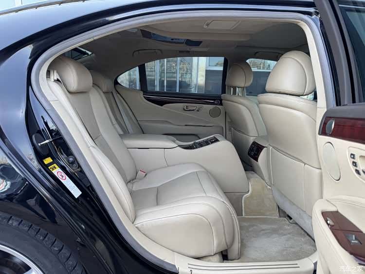 Lexus LS, 2008 7