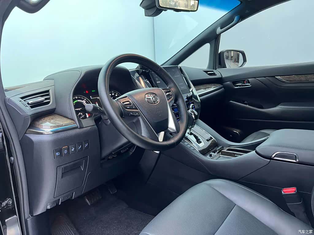Toyota Vellfire, 2023 19