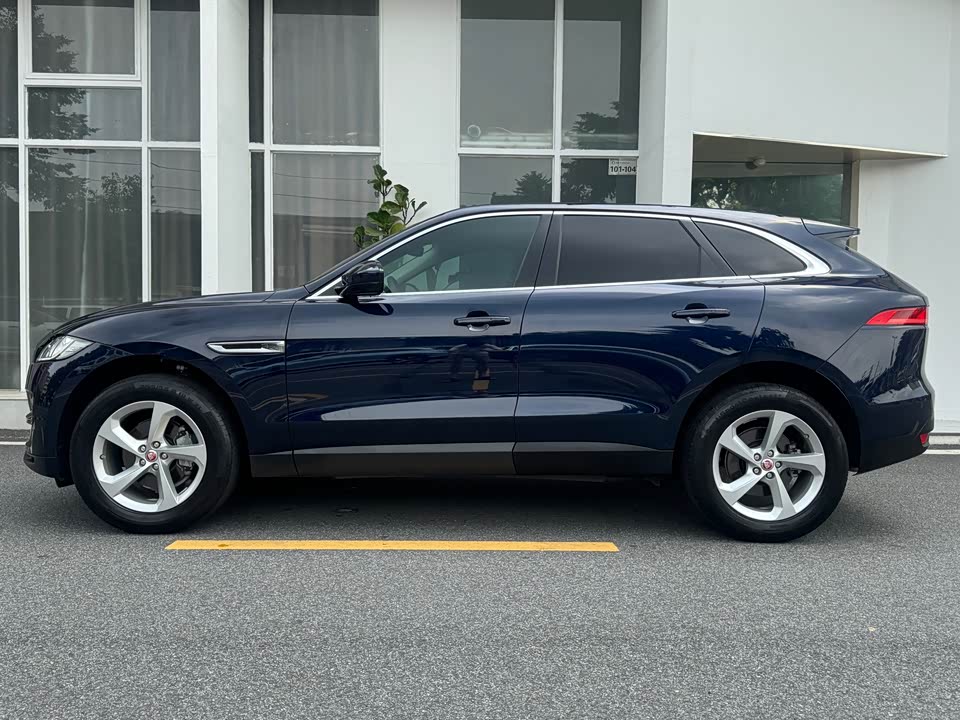 Jaguar F-PACE Jaguar F-PACE
