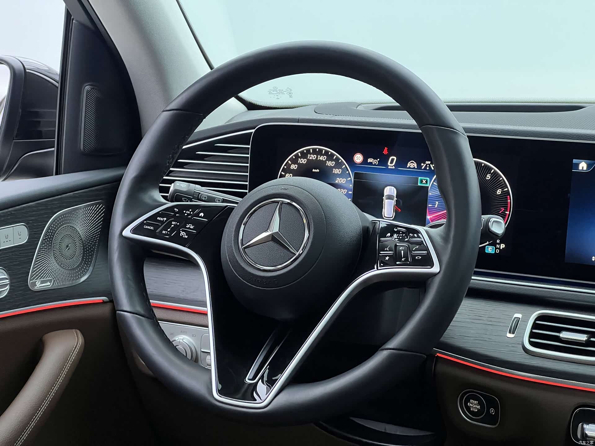 Mercedes-Benz GLE, 2025 24