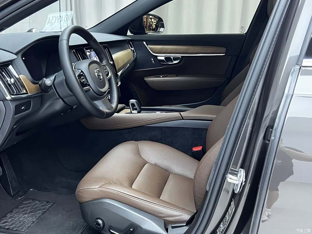 Volvo S90, 2024 4