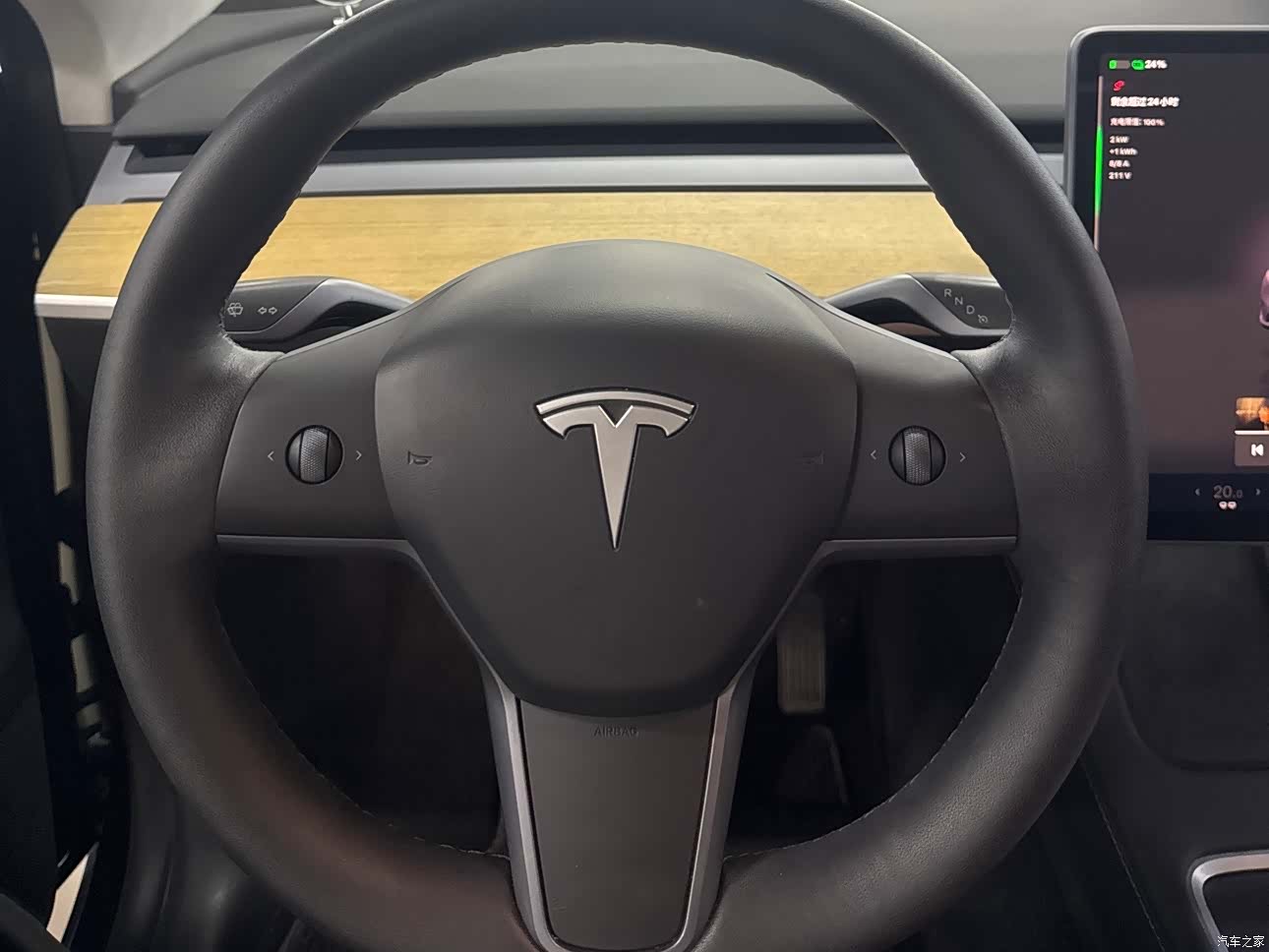 Tesla Model Y, 2022 14