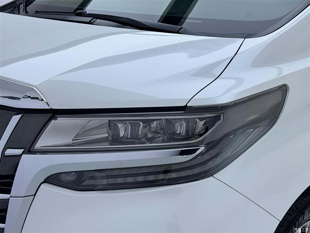 Toyota Alphard, 2020 9