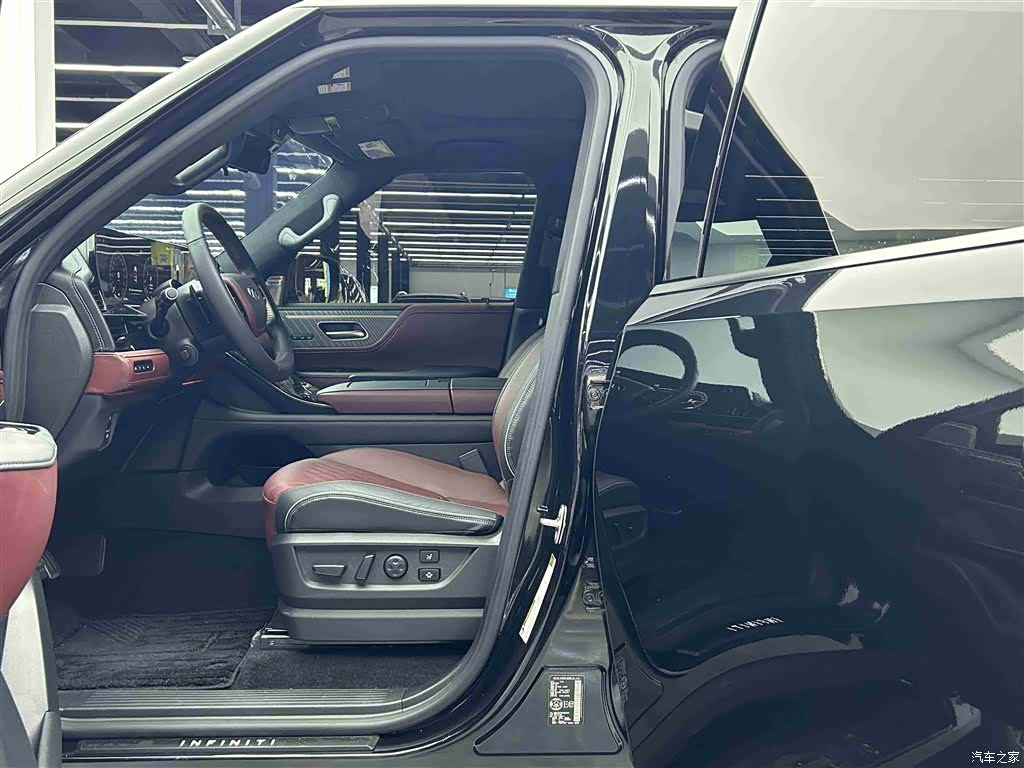 Infiniti QX80, 2025 6