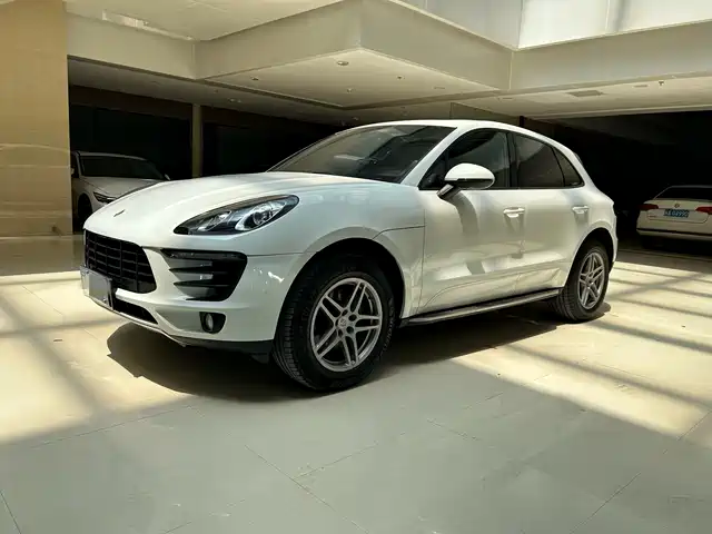 Porsche Macan 2016 — купить из Китая под заказ