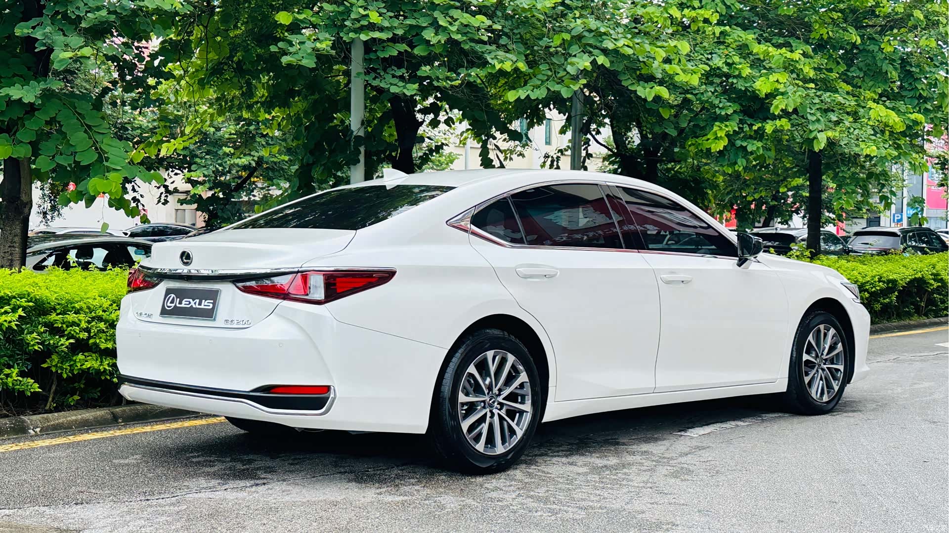 Lexus ES, 2023 4