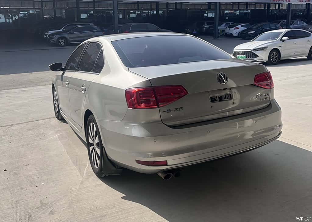 Volkswagen Sagitar, 2016 15