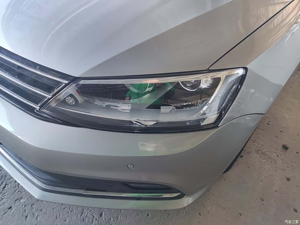 Volkswagen Sagitar, 2016 3