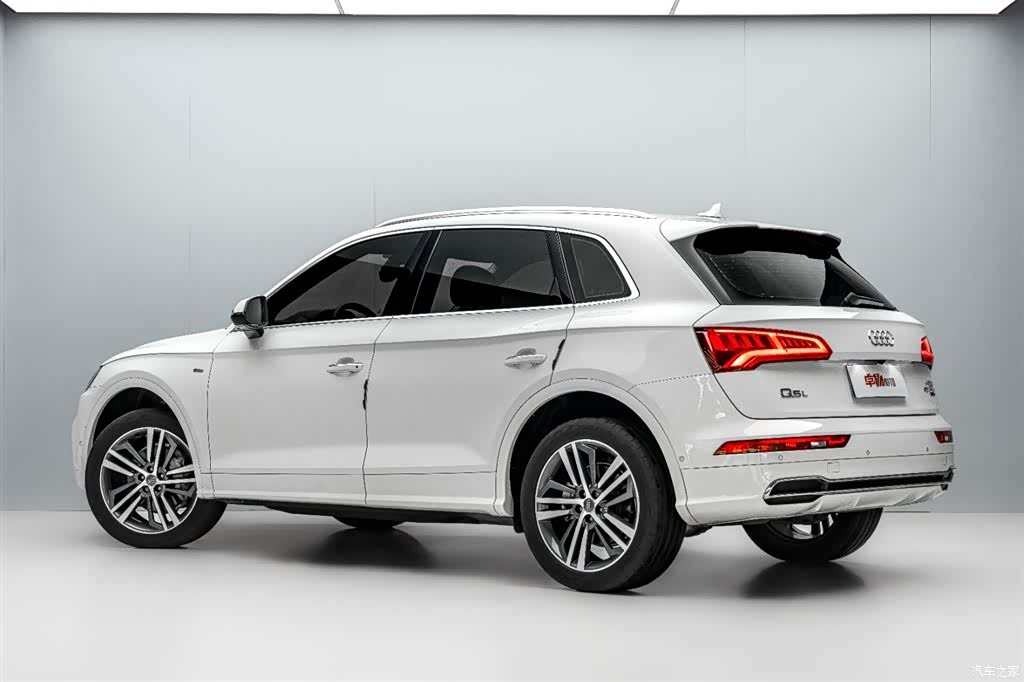 Audi Q5L, 2021 все фото