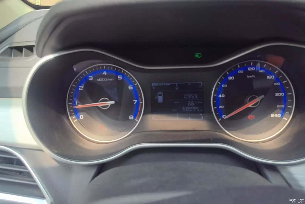 Geely V, 2020 14