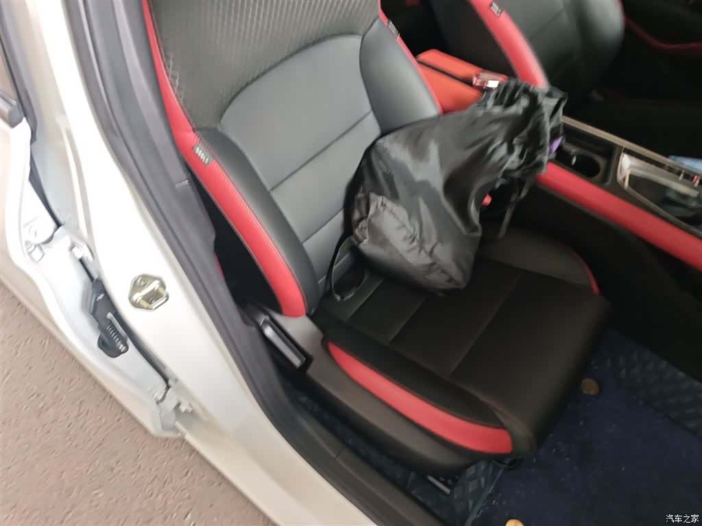 Geely Binray, 2021 25