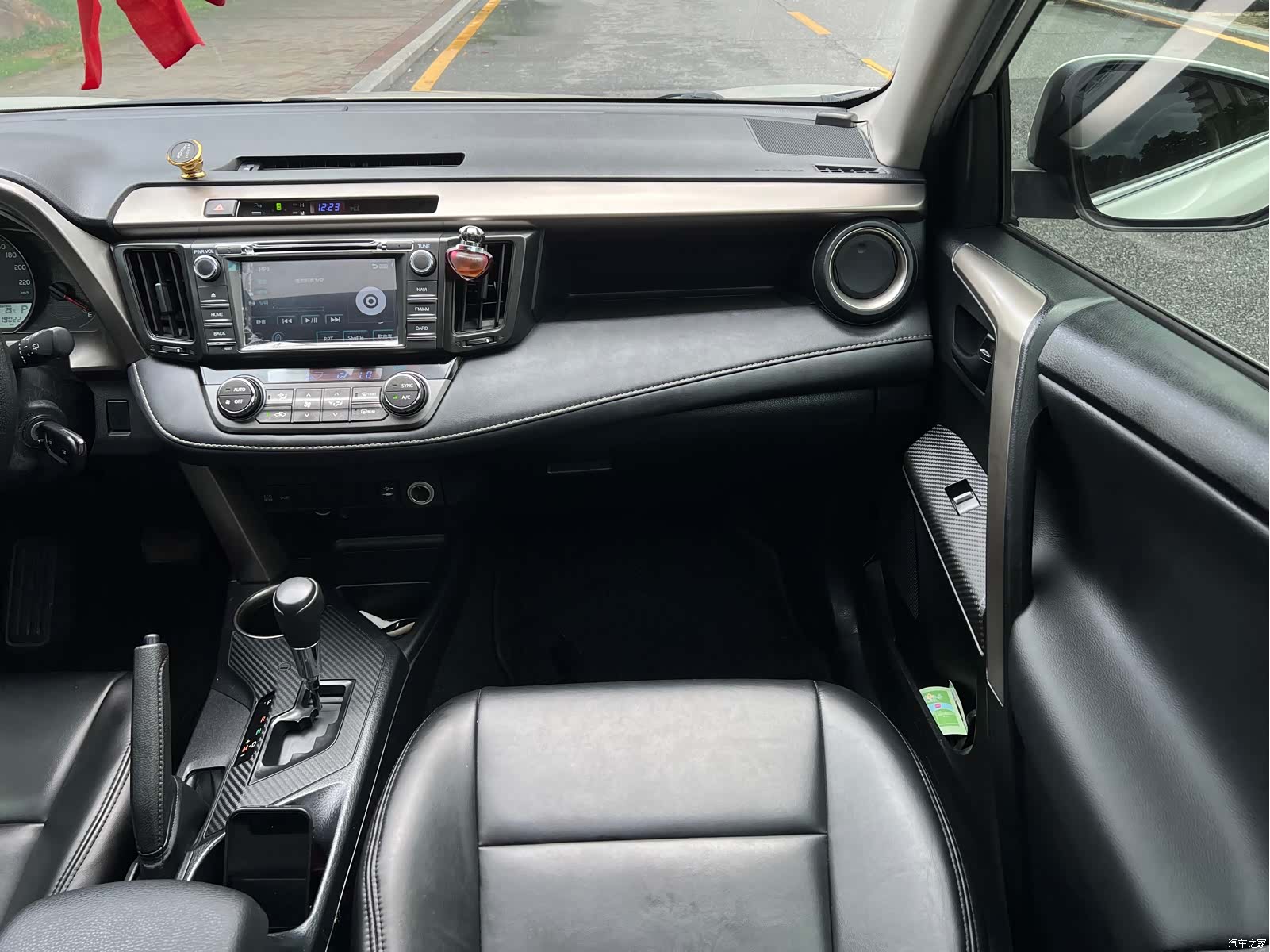 Toyota RAV4, 2016 9
