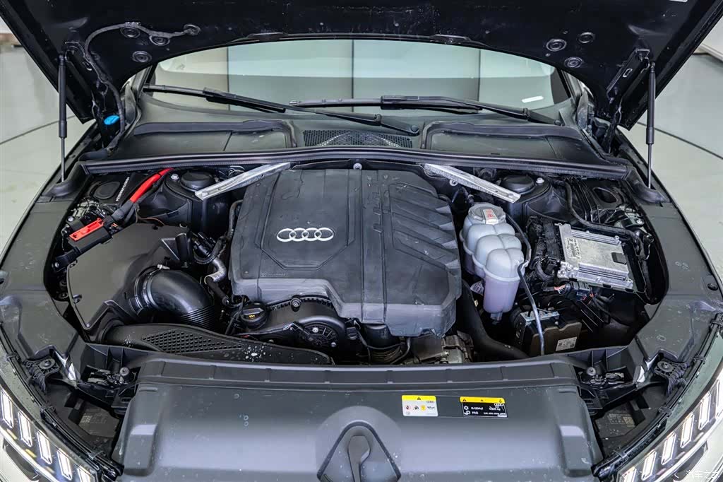 Audi A4, 2021 9