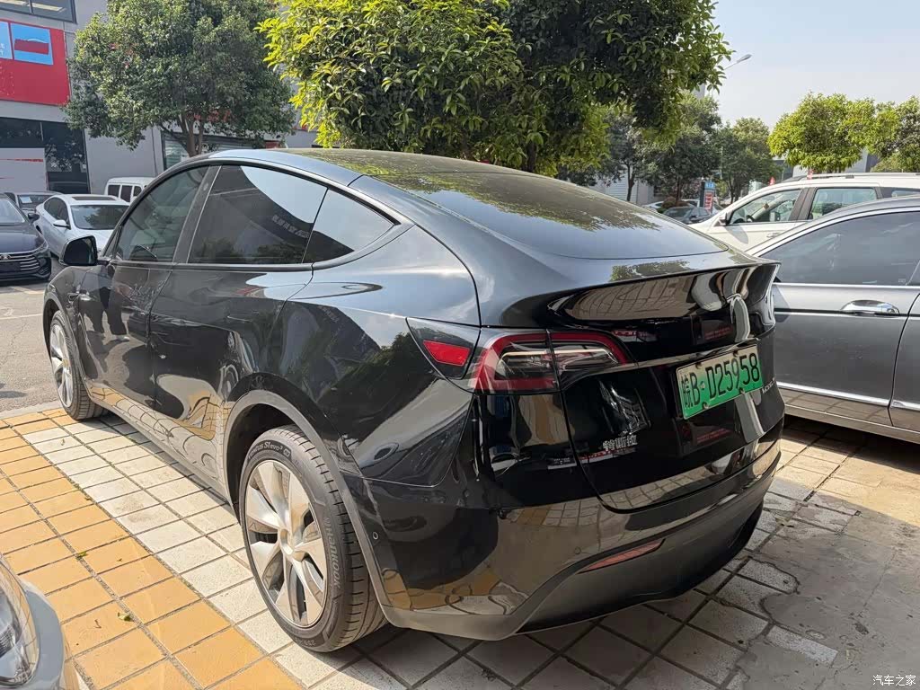 Tesla Model Y, 2022 6
