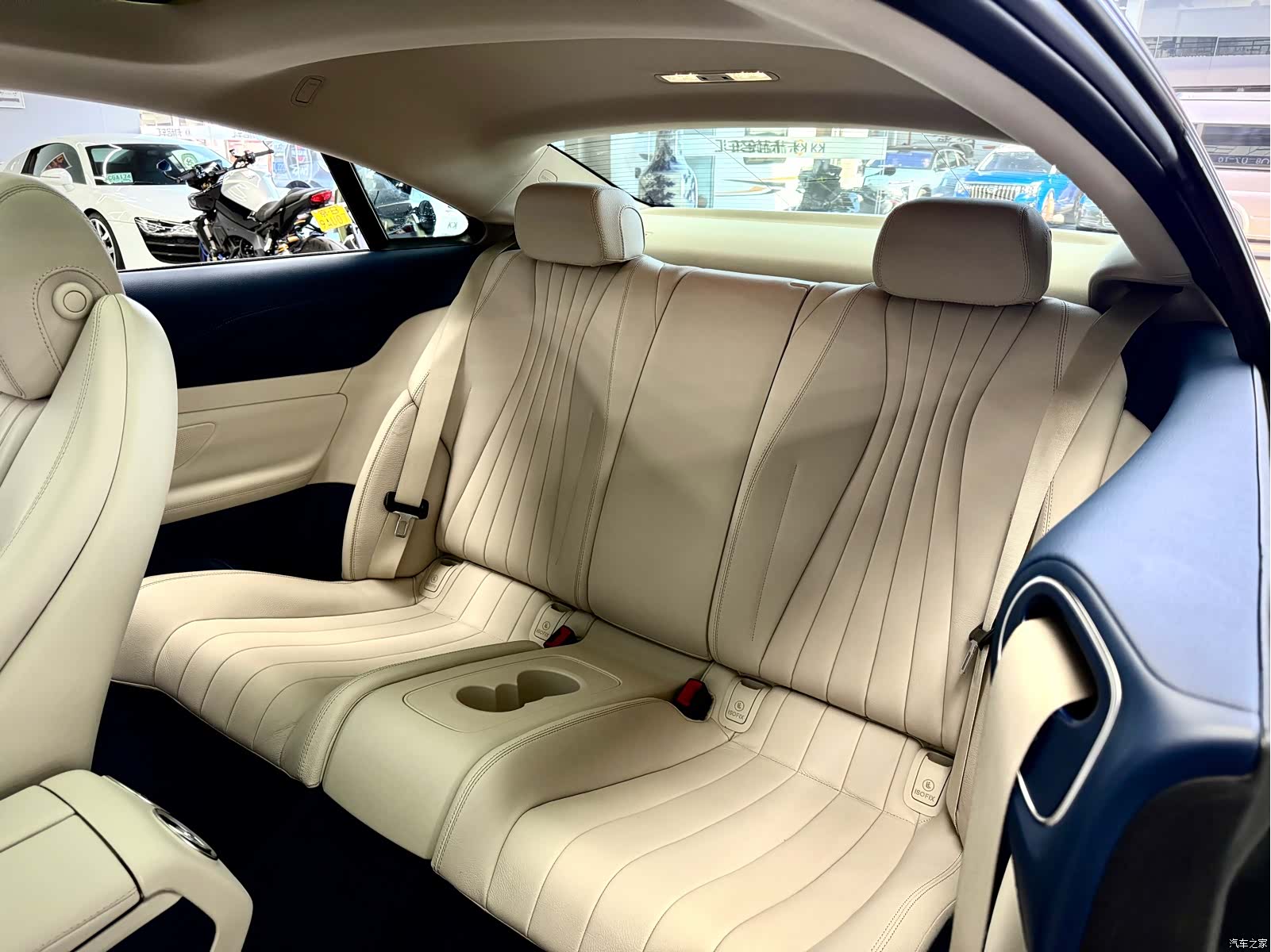 Mercedes-Benz E-Class, 2023 10