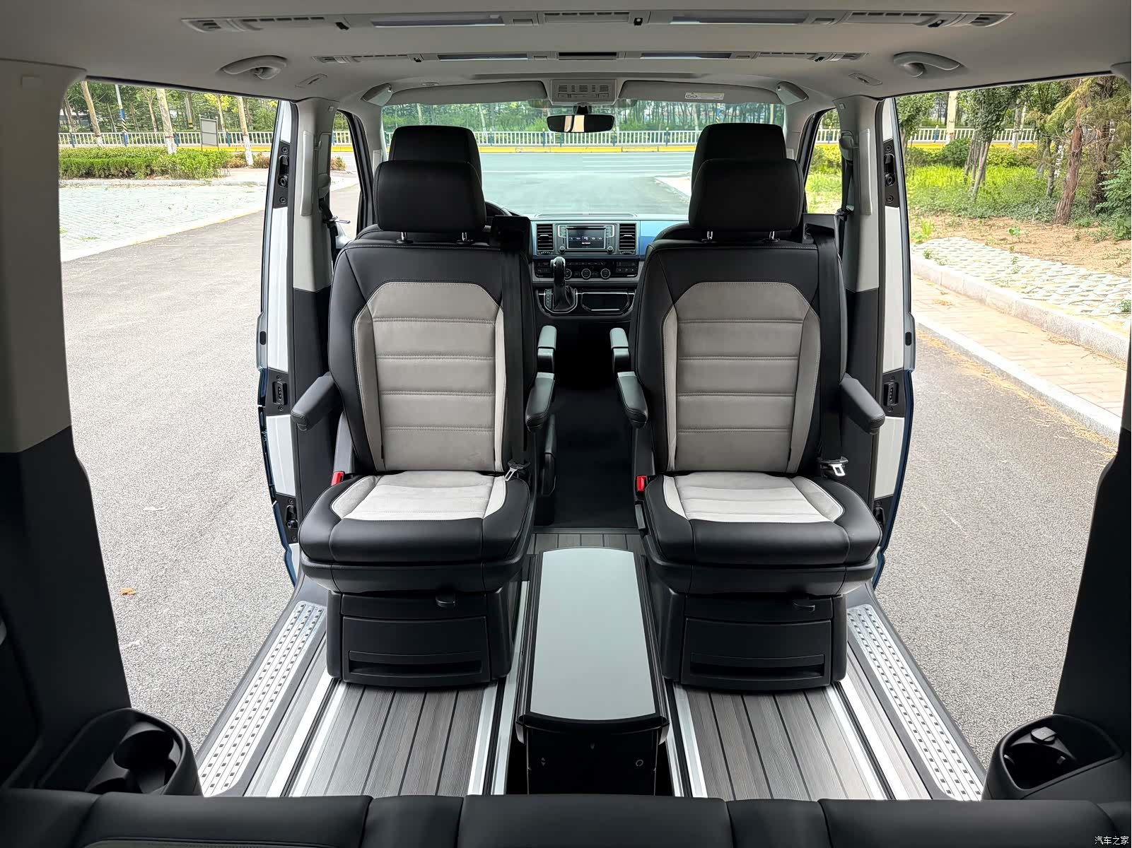 Volkswagen 7, 2019 13