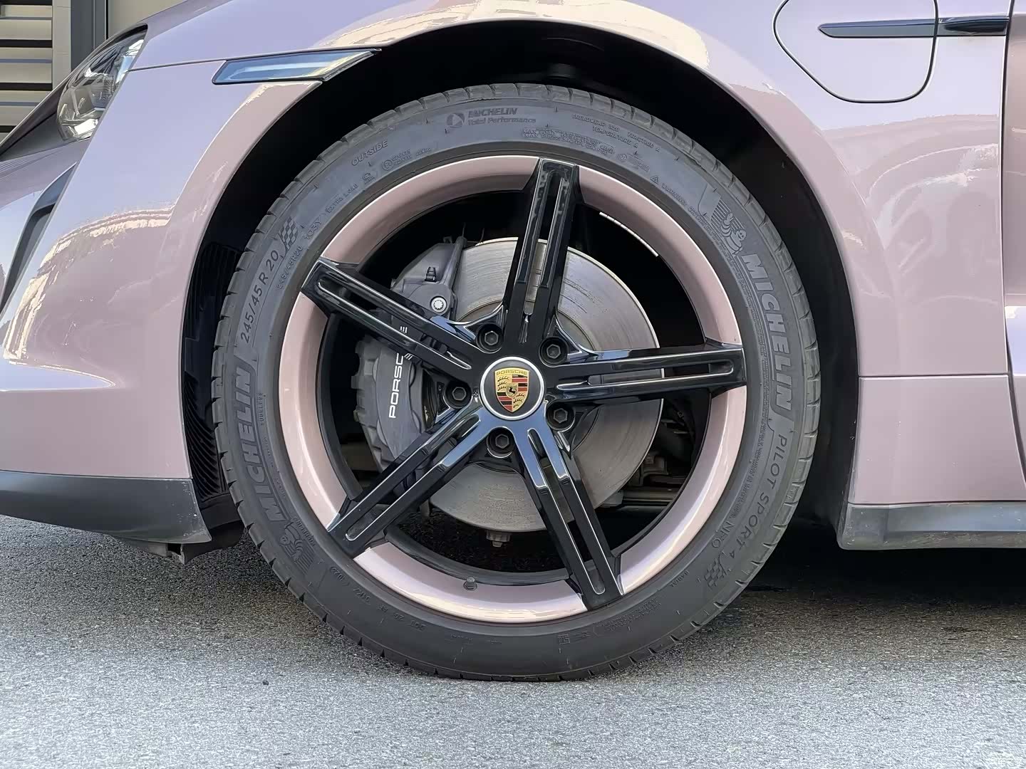 Porsche Taycan, 2023 7