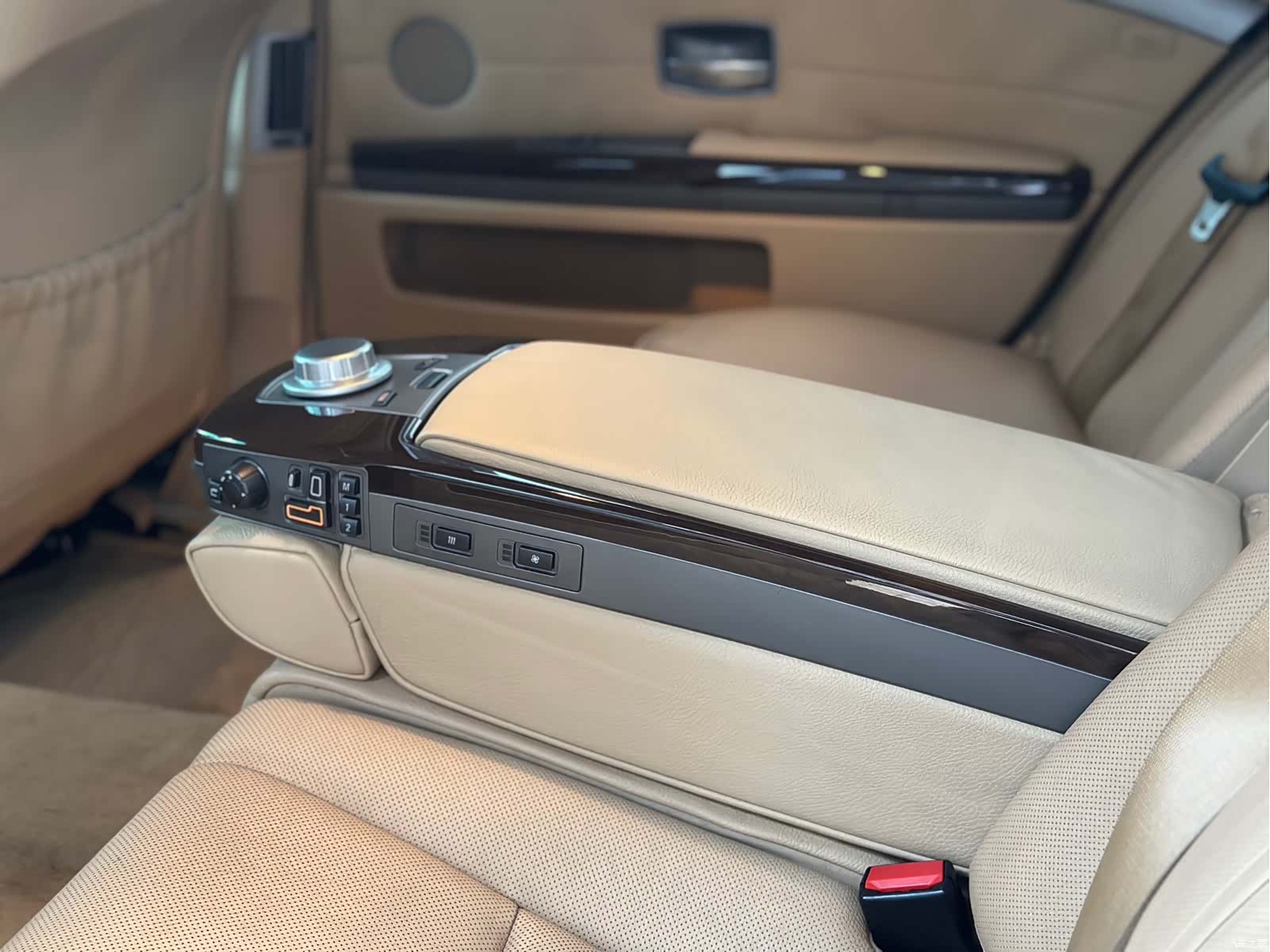 BMW 7 Series, 2008 11