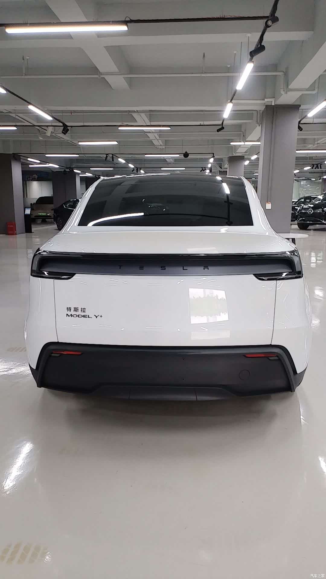 Tesla Model Y, 2026 8