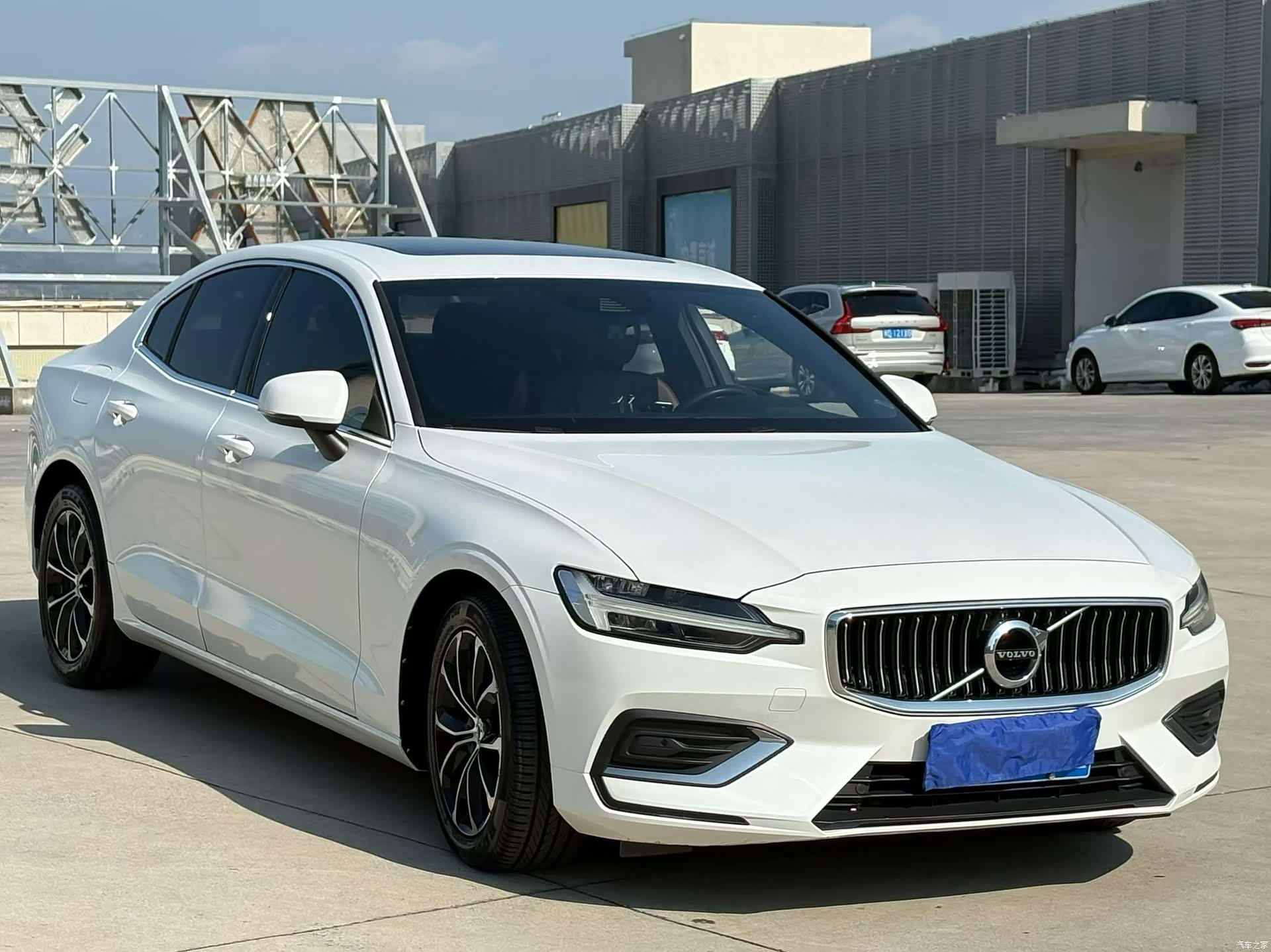 Volvo S60, 2022 3