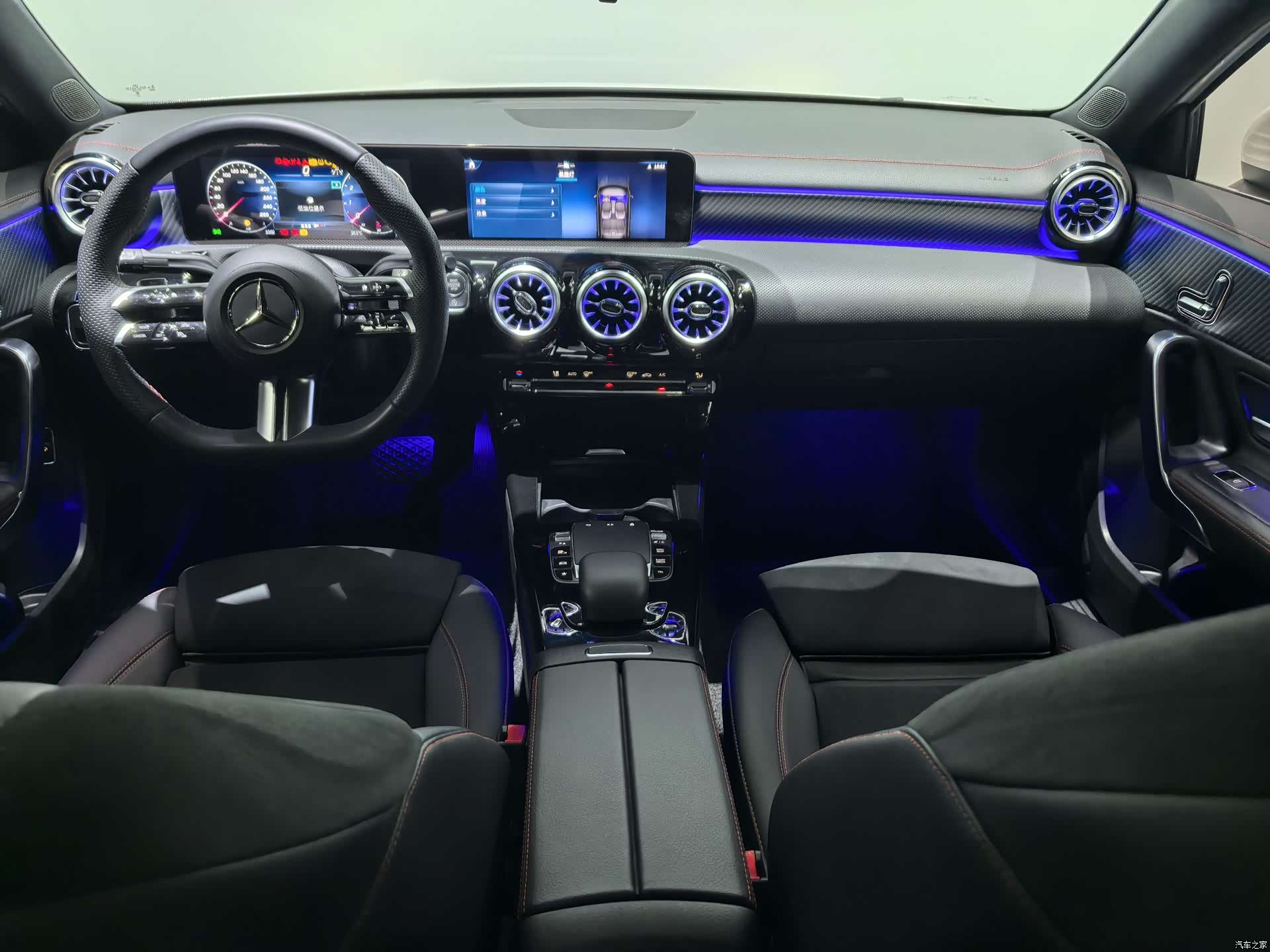Mercedes-Benz A-Class, 2024 все фото