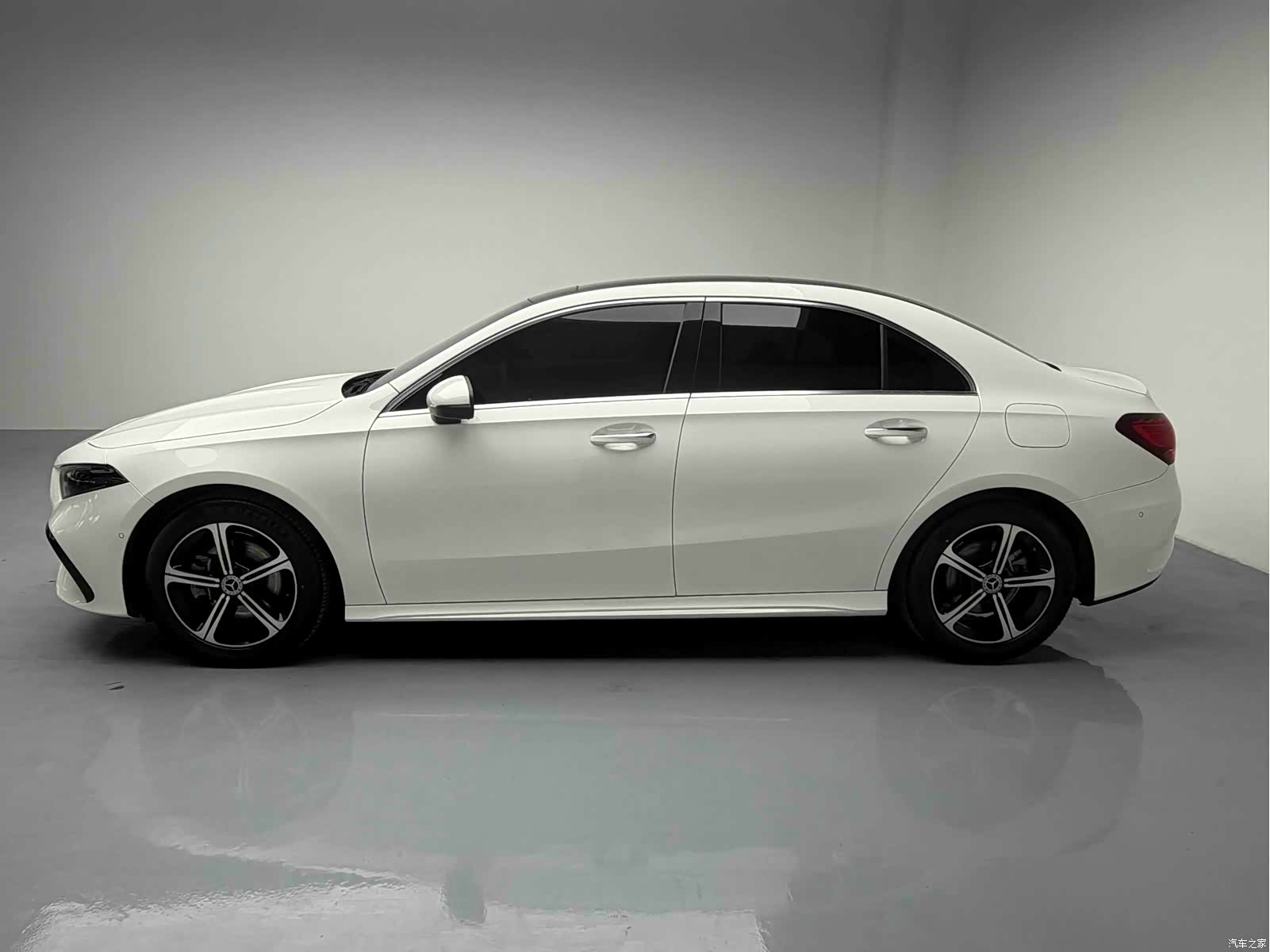 Mercedes-Benz A-Class, 2024 11