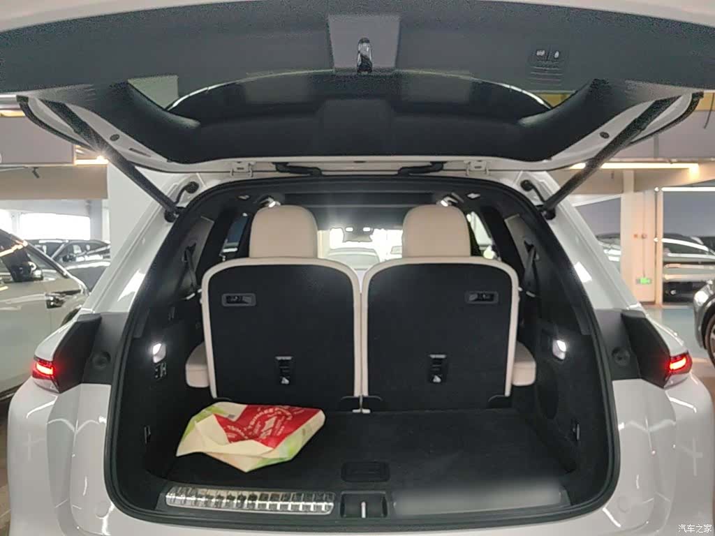 Li Auto L8, 2025 15
