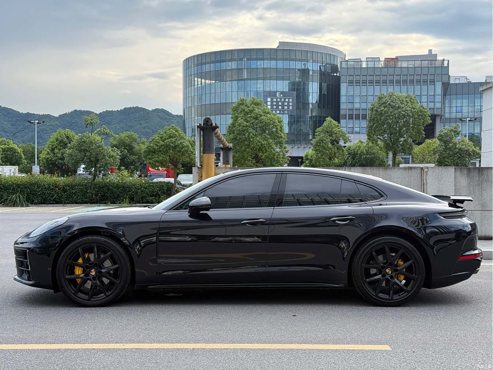 Porsche Panamera, 2024 все фото