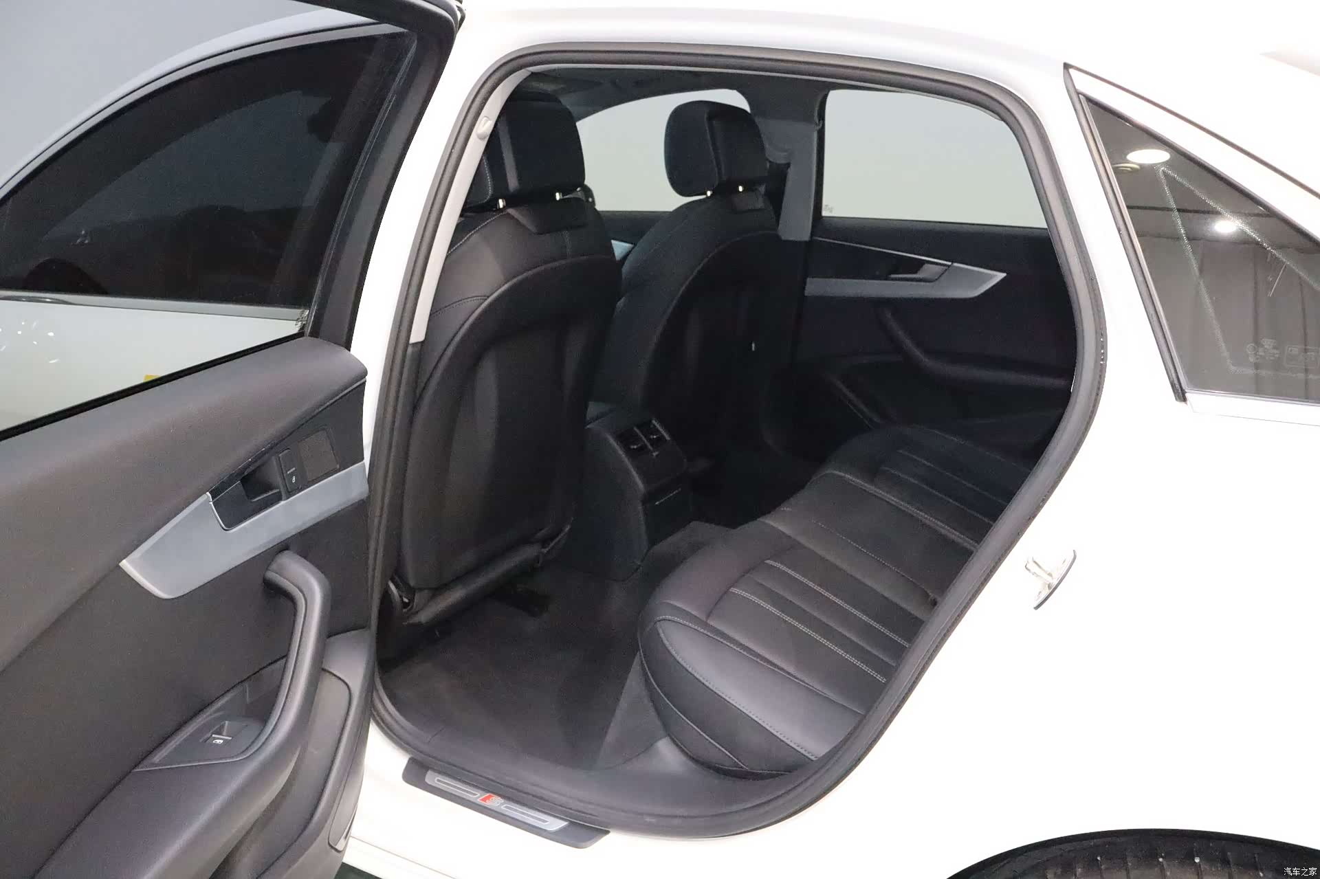 Audi A4L, 2020 7