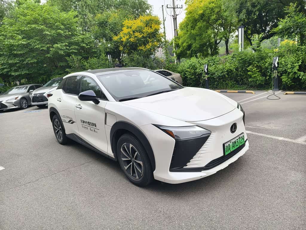 Lexus RZ