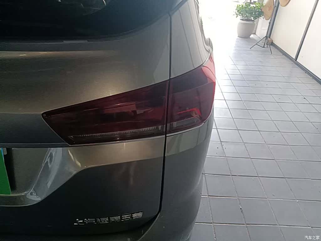 Wuling 360, 2018 8