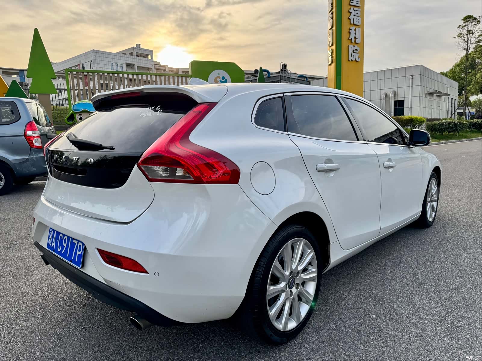 Volvo V40, 2014 15
