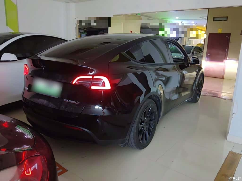Tesla Model Y, 2023 7