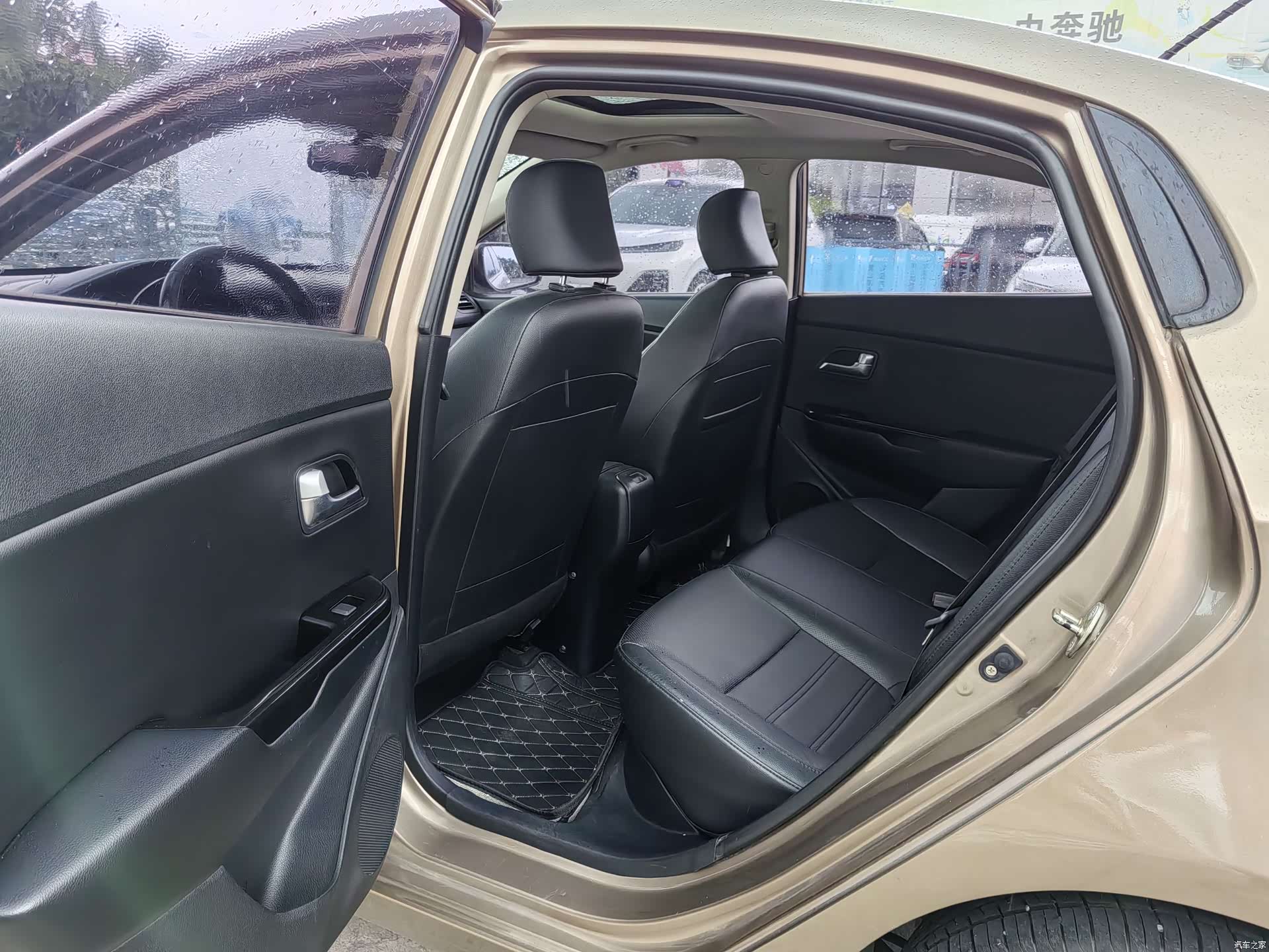 Kia K2, 2015 8