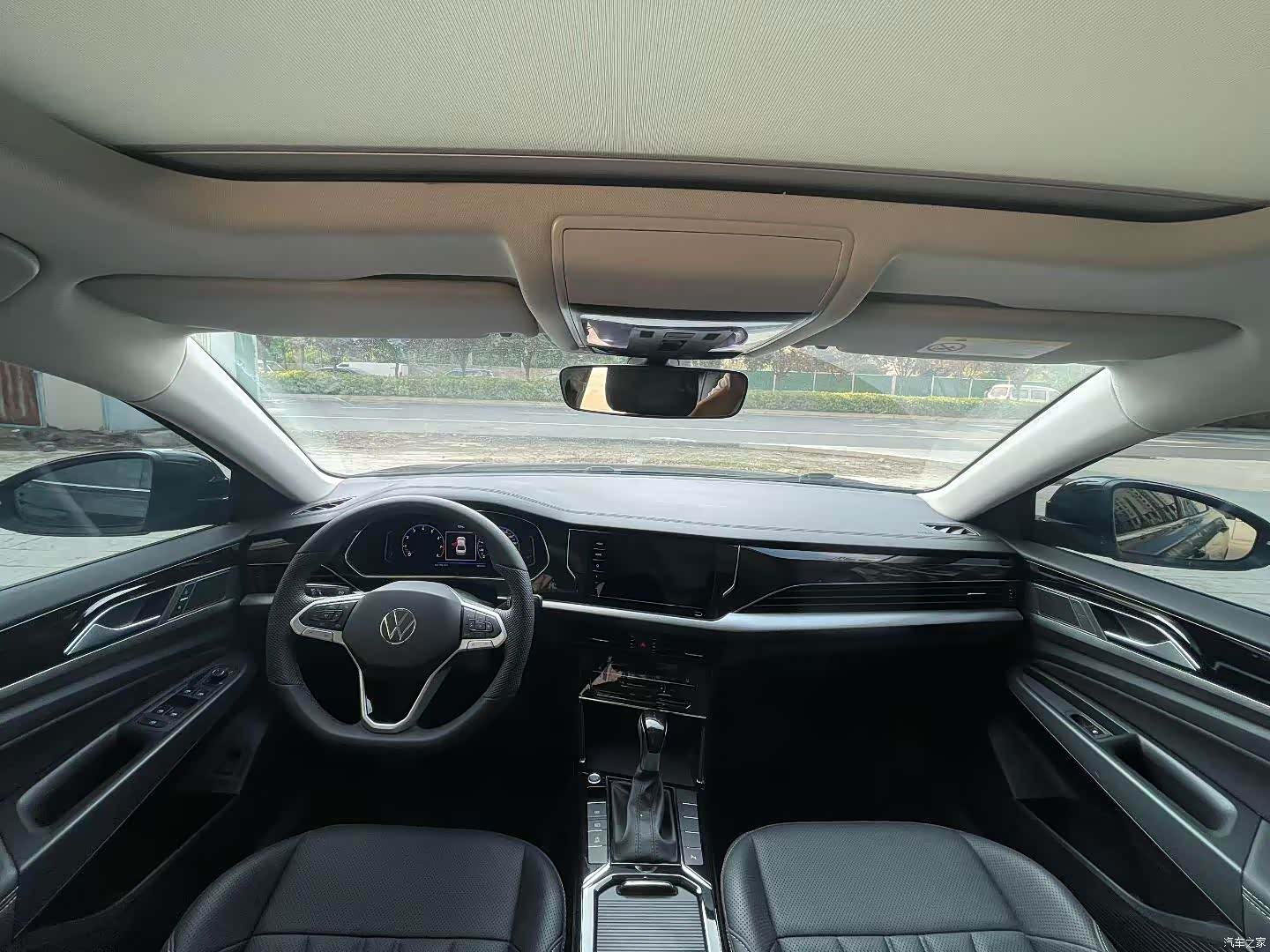 Volkswagen Passat, 2025 4