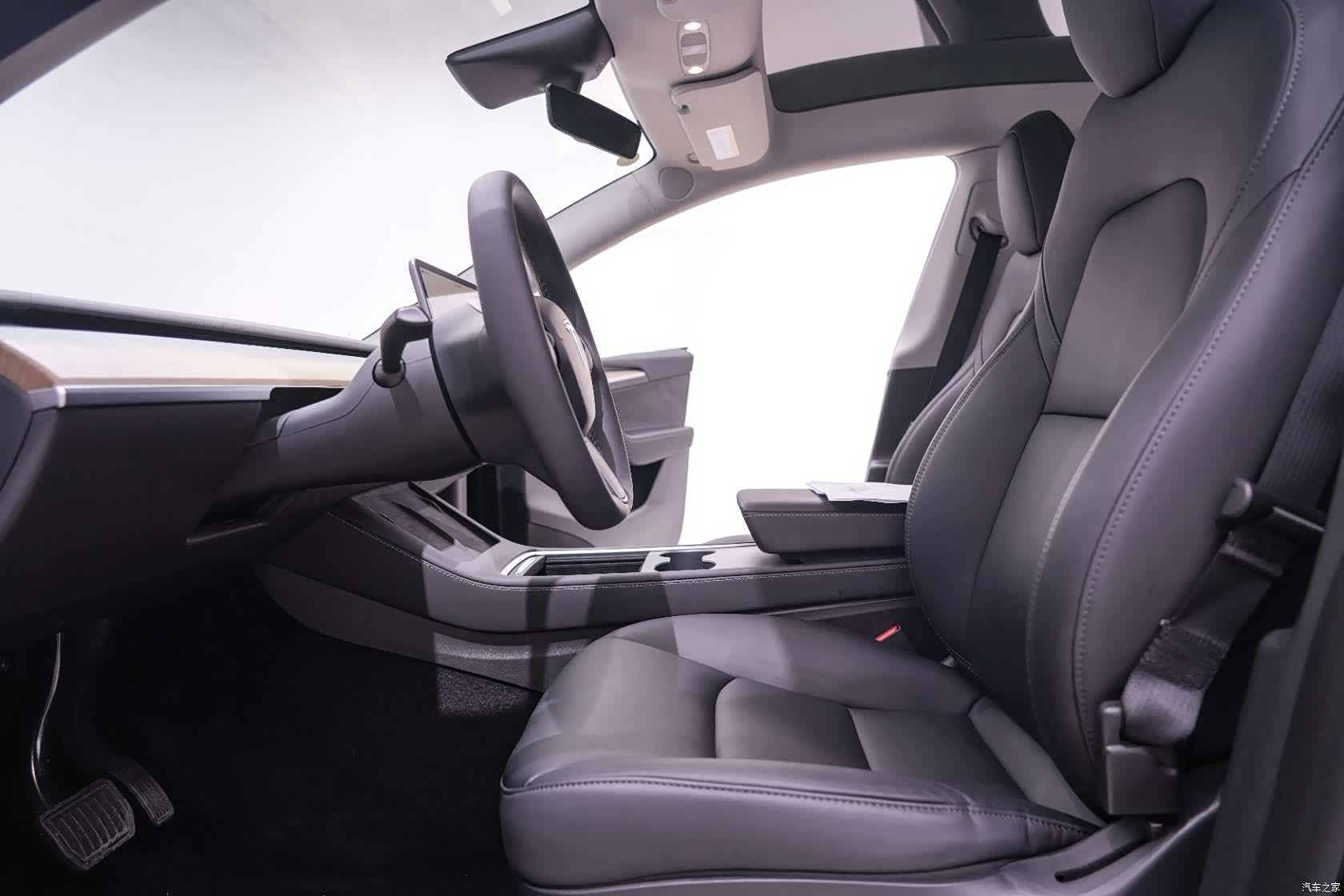 Tesla Model Y, 2022 21