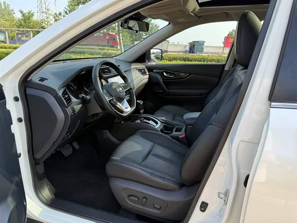 Nissan Qijun