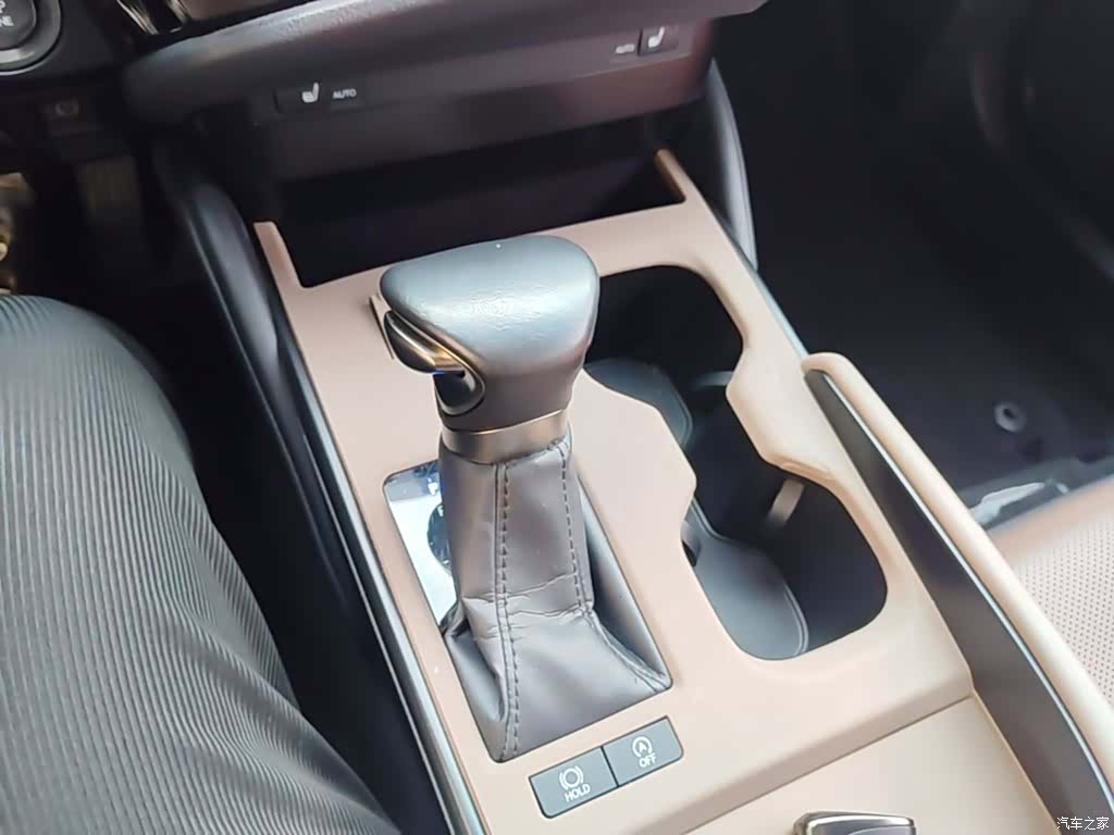 Lexus ES, 2024 14